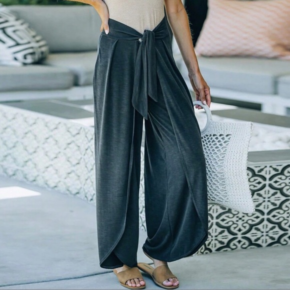 Bucket list Flowing With Culotte Pants - Picture 1 of 7